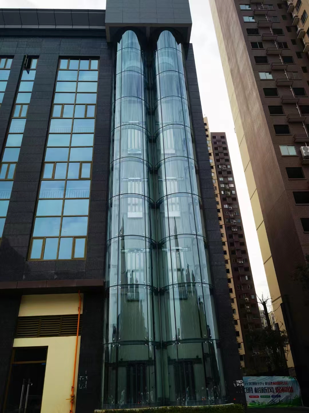 冬日里的溫暖——升華更新改造、加裝電梯經(jīng)典案例(圖4)